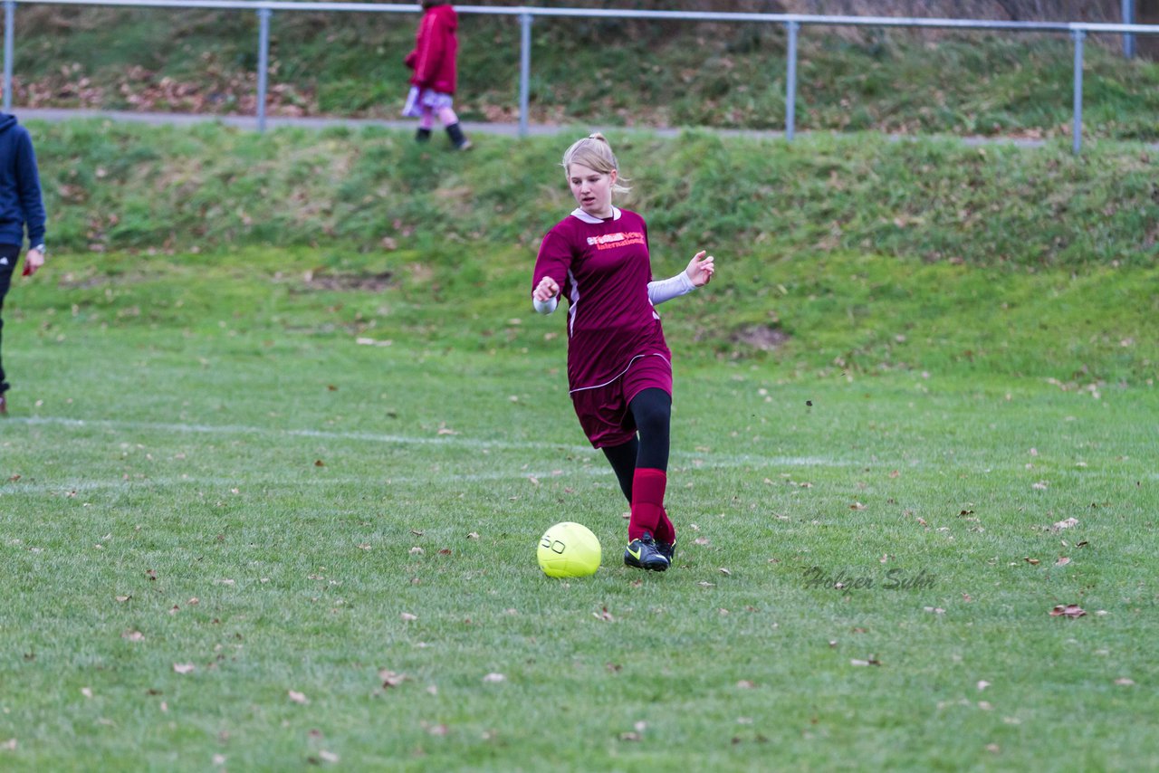 Bild 97 - B-Juniorinnen TSV Gnutz o.W. - SV Henstedt Ulzburg II : Ergebnis: ca. 5:0